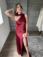Cargar imagen en el visor de la galería, Perlaire - Vestido largo color vino
