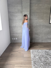 Cargar imagen en el visor de la galería, Venus - Vestido largo strapless con capa azul