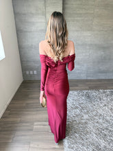 Cargar imagen en el visor de la galería, Colette - Vestido largo con manga color vino