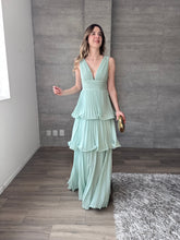 Cargar imagen en el visor de la galería, Juliette - Vestido largo plisado verde menta