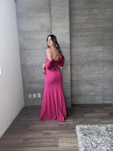 Cargar imagen en el visor de la galería, Daphne - Vestido largo con moño en espalda rosa