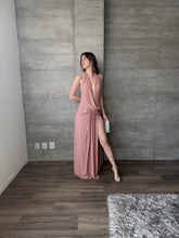 Cargar imagen en el visor de la galería, Musa - Vestido largo rosa polvo