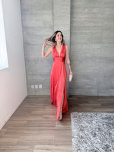 Cargar imagen en el visor de la galería, Andalucía - Vestido largo de satín coral