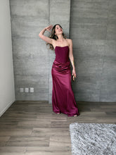 Cargar imagen en el visor de la galería, Praiano - Vestido largo strapless vino