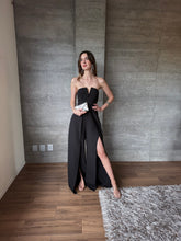 Cargar imagen en el visor de la galería, Monique - Jumpsuit strapless negro