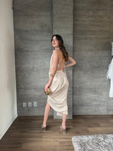 Cargar imagen en el visor de la galería, Mirage - Vestido midi champagne