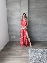Cargar imagen en el visor de la galería, Rouge - Vestido largo satinado multicolor
