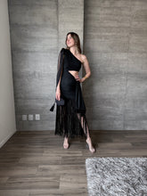 Cargar imagen en el visor de la galería, Elyse - Vestido midi flecos negro
