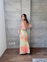 Cargar imagen en el visor de la galería, Yuzu - Vestido largo de mesh amarillo floral
