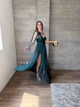 Cargar imagen en el visor de la galería, Jimena - Vestido largo de tul esmeralda
