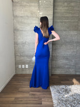 Cargar imagen en el visor de la galería, Marissa - Vestido largo con olanes en hombros azul

