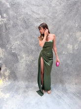 Cargar imagen en el visor de la galería, Brida - Vestido largo satinado olivo
