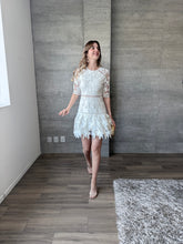 Cargar imagen en el visor de la galería, Clarette - Vestido mini crochet blanco
