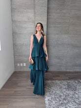 Cargar imagen en el visor de la galería, Juliette - Vestido largo plisado color esmeralda
