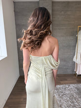 Cargar imagen en el visor de la galería, Galilea - Vestido largo strapless champagne
