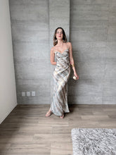 Cargar imagen en el visor de la galería, Marble - Vestido largo print marmól esmeralda
