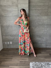 Cargar imagen en el visor de la galería, Florea - Vestido largo floral multicolor
