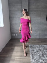 Cargar imagen en el visor de la galería, Megan - Vestido midi rosa
