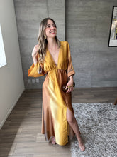 Cargar imagen en el visor de la galería, Jericó - Kaftan satinado dorado

