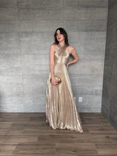 Cargar imagen en el visor de la galería, Ares - Vestido largo halter champagne
