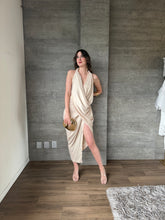 Cargar imagen en el visor de la galería, Mirage - Vestido midi champagne
