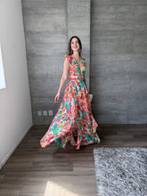 Cargar imagen en el visor de la galería, Florea - Vestido largo floral multicolor
