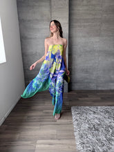 Cargar imagen en el visor de la galería, Giada - Jumpsuit floral azul
