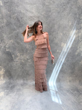 Cargar imagen en el visor de la galería, Eleonora - Vestido largo halter color champagne
