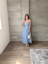 Cargar imagen en el visor de la galería, Lena - Vestido midi de tul azul claro
