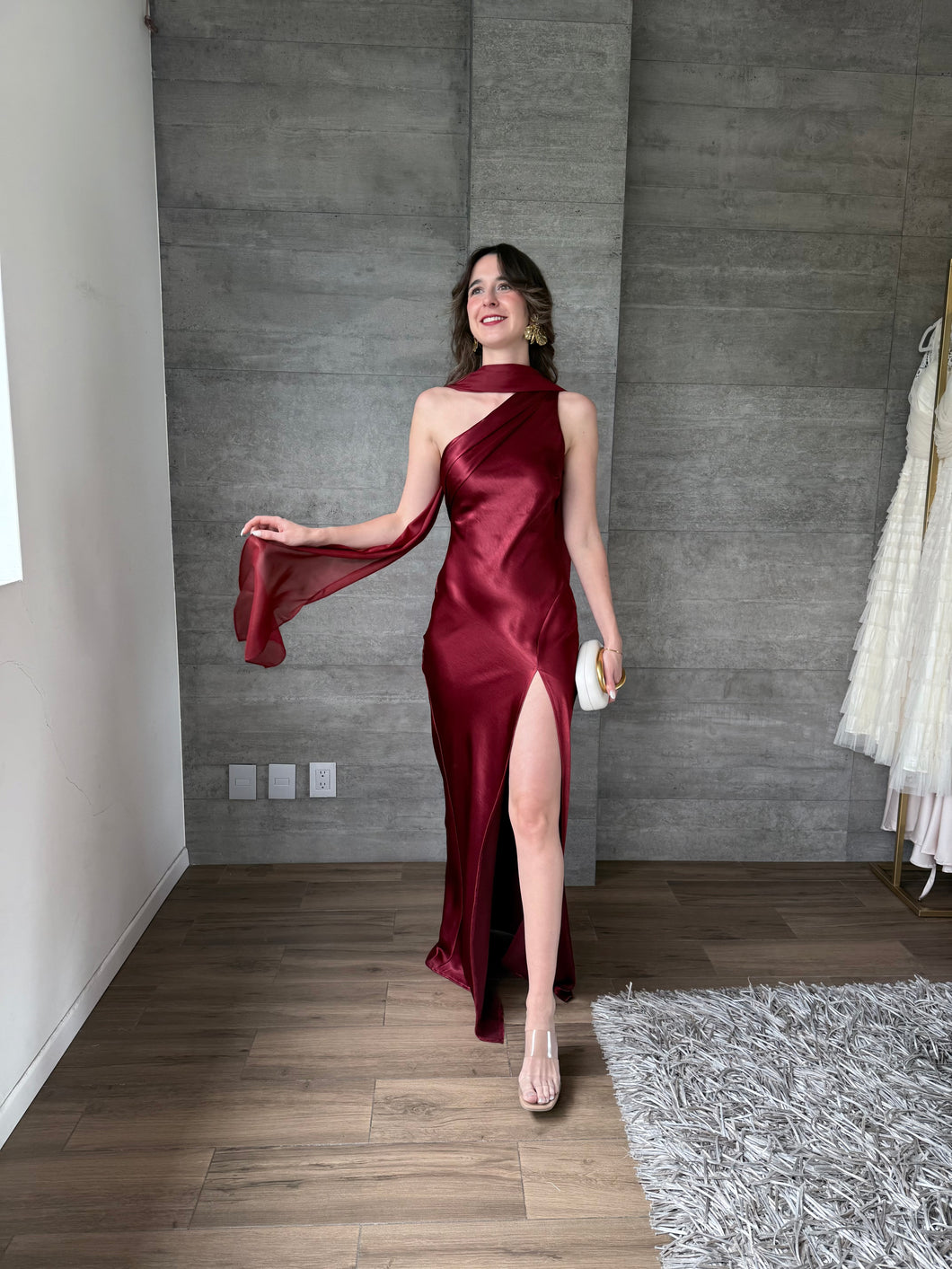 Perlaire - Vestido largo color vino