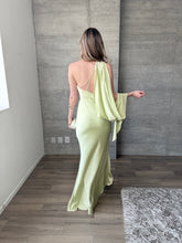Cargar imagen en el visor de la galería, Elodie - Vestido largo satinado lima
