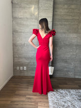 Cargar imagen en el visor de la galería, Marissa - Vestido largo con olanes en hombros rojo
