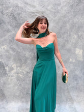 Cargar imagen en el visor de la galería, Ella - Vestido largo strapless esmeralda
