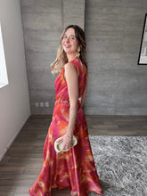 Cargar imagen en el visor de la galería, Rouge - Vestido largo satinado multicolor
