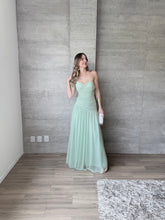 Cargar imagen en el visor de la galería, Naxos - Vestido largo color verde menta
