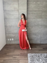 Cargar imagen en el visor de la galería, Andalucía - Vestido largo de satín coral
