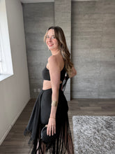 Cargar imagen en el visor de la galería, Elyse - Vestido midi flecos negro
