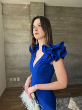 Cargar imagen en el visor de la galería, Marissa - Vestido largo con olanes en hombros azul
