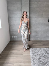 Cargar imagen en el visor de la galería, Marble - Vestido largo print marmól esmeralda
