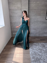 Cargar imagen en el visor de la galería, Jimena - Vestido largo de tul esmeralda
