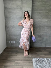 Cargar imagen en el visor de la galería, Cassis - Vestido midi floral rosa
