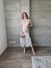 Cargar imagen en el visor de la galería, Rosé - Vestido midi crochet tonos claros
