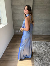 Cargar imagen en el visor de la galería, Milah - Vestido largo satinado azul claro
