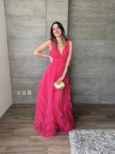 Cargar imagen en el visor de la galería, Bruma  - Vestido largo tul fuchsia
