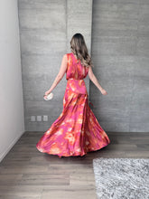 Cargar imagen en el visor de la galería, Rouge - Vestido largo satinado multicolor
