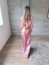 Cargar imagen en el visor de la galería, Zita - Vestido largo satinado rosa
