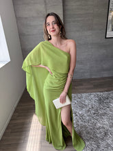 Cargar imagen en el visor de la galería, Máncora - Vestido largo con abertura en pierna verde

