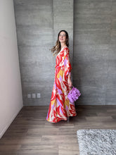 Cargar imagen en el visor de la galería, Artemis - Kaftan satinado rojo
