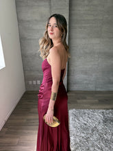 Cargar imagen en el visor de la galería, Praiano - Vestido largo strapless vino
