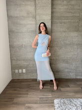 Cargar imagen en el visor de la galería, Larissa - Vestido midi de mesh azul cielo
